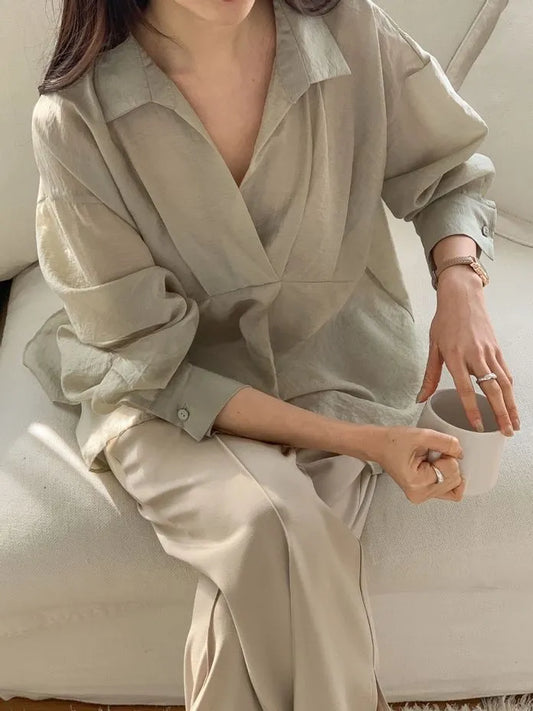 [Preorder] V-neck blouse