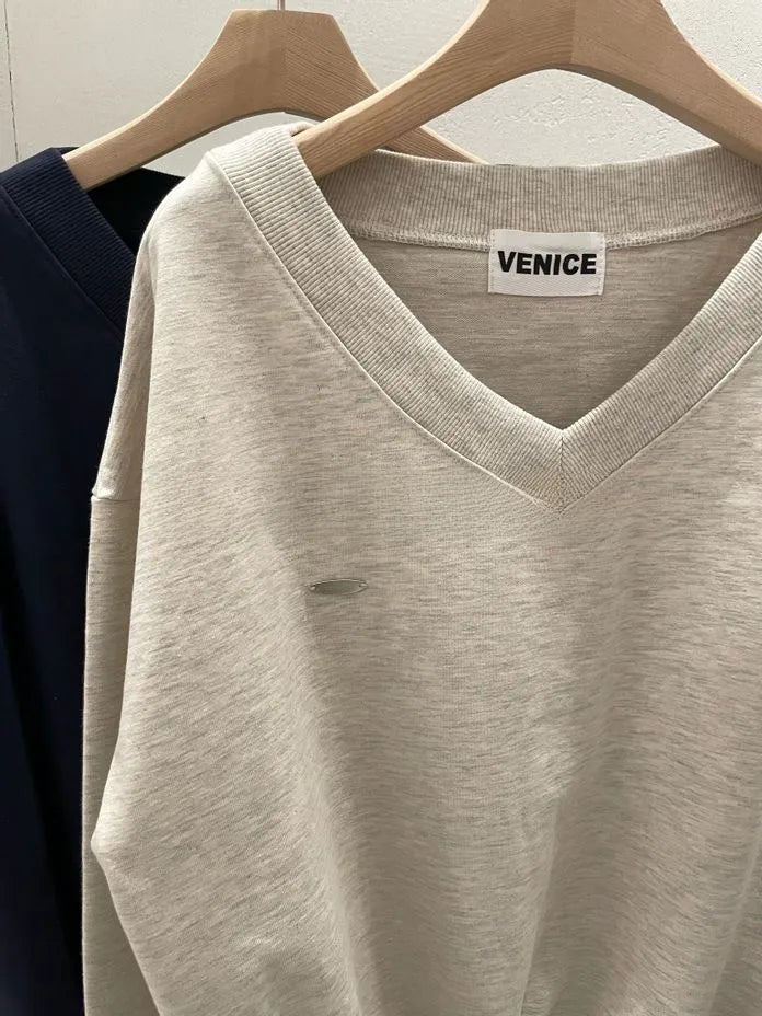 [Preorder] Venice V-neck sweatshirt