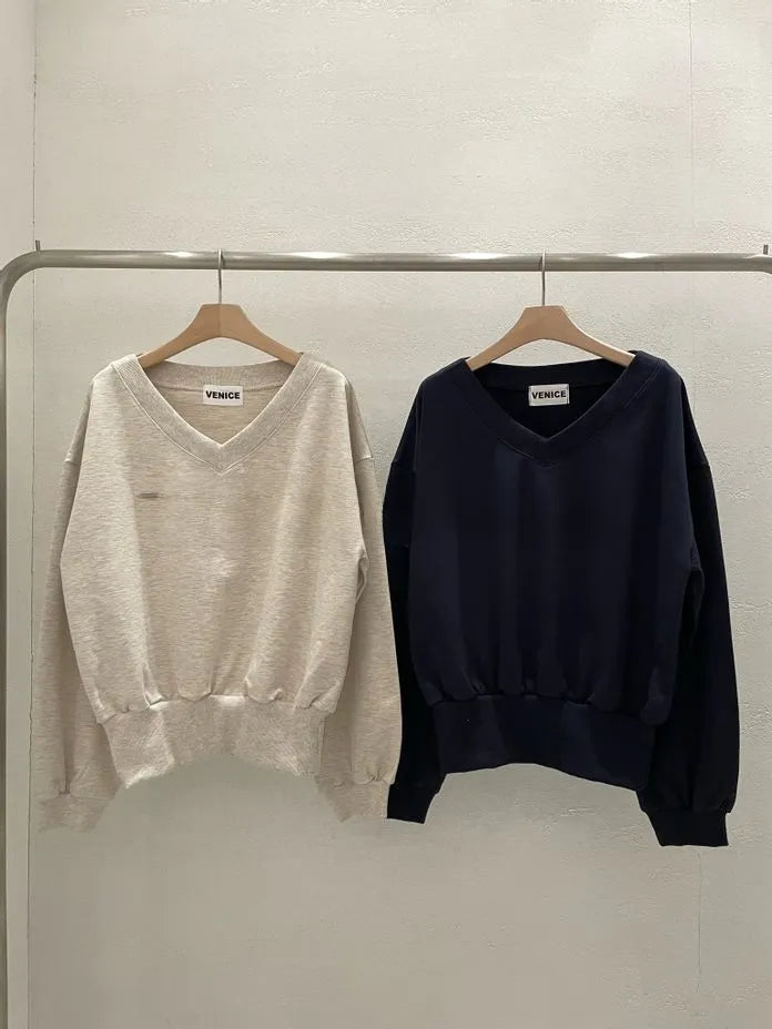 [Preorder] Venice V-neck sweatshirt