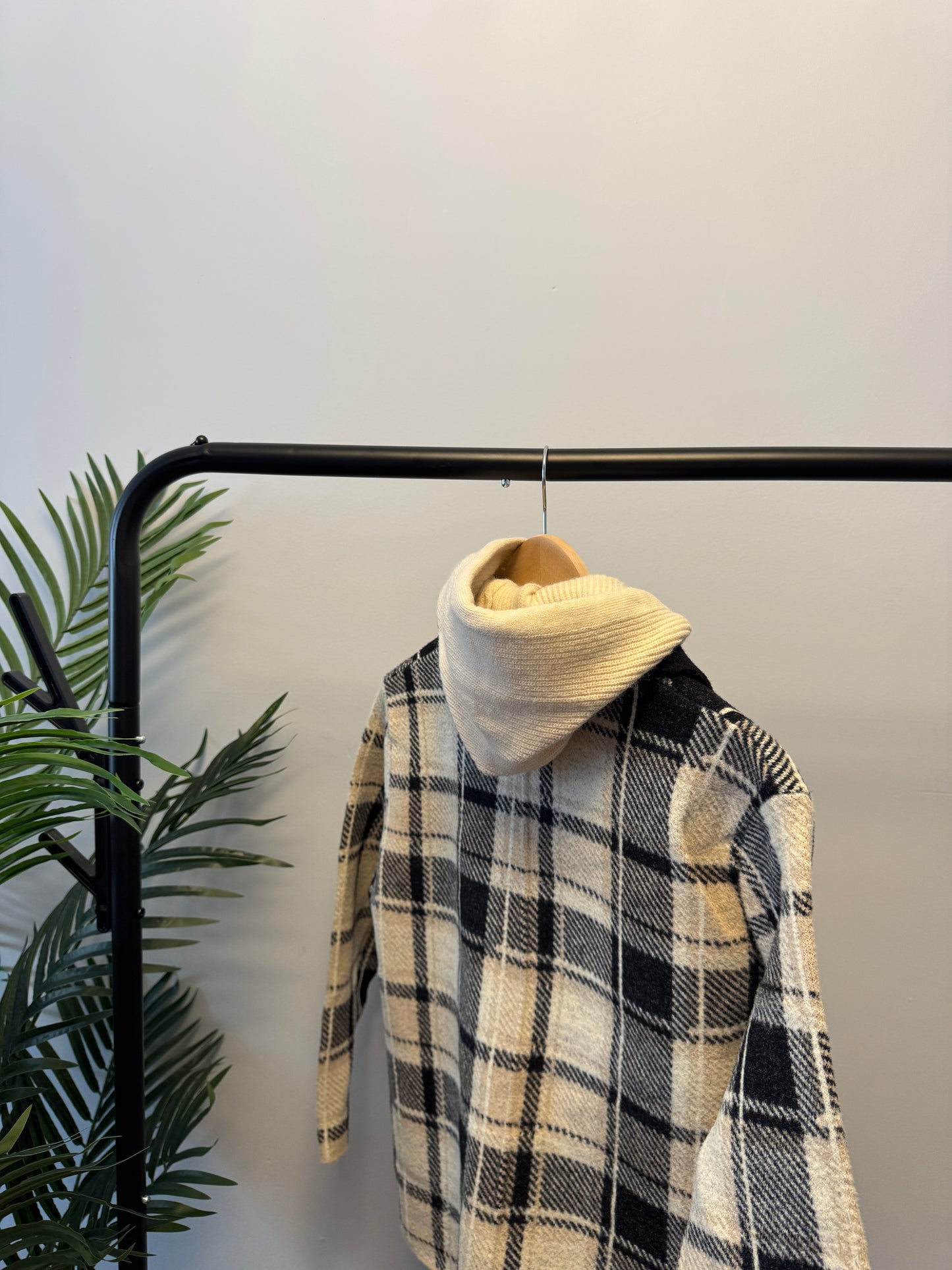 Checkered button-up hoodie with pockets