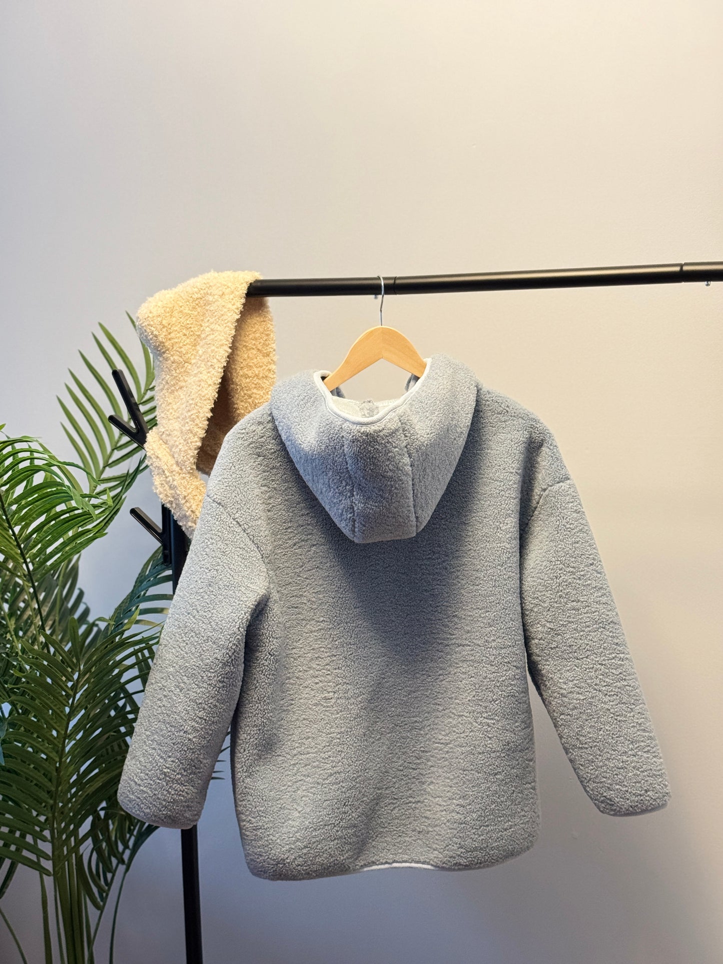 Lamb wool jacket with horn buttons