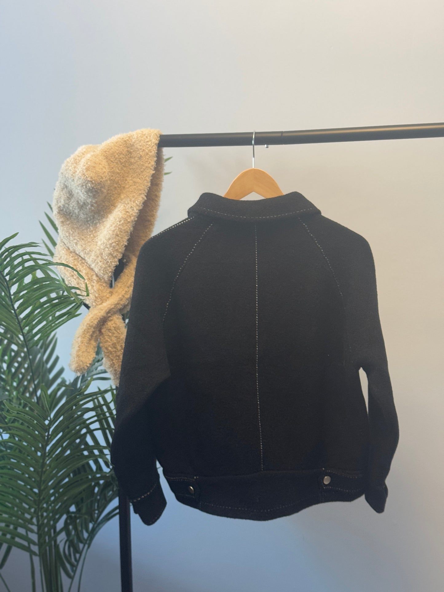 Jacket with dotted stitching