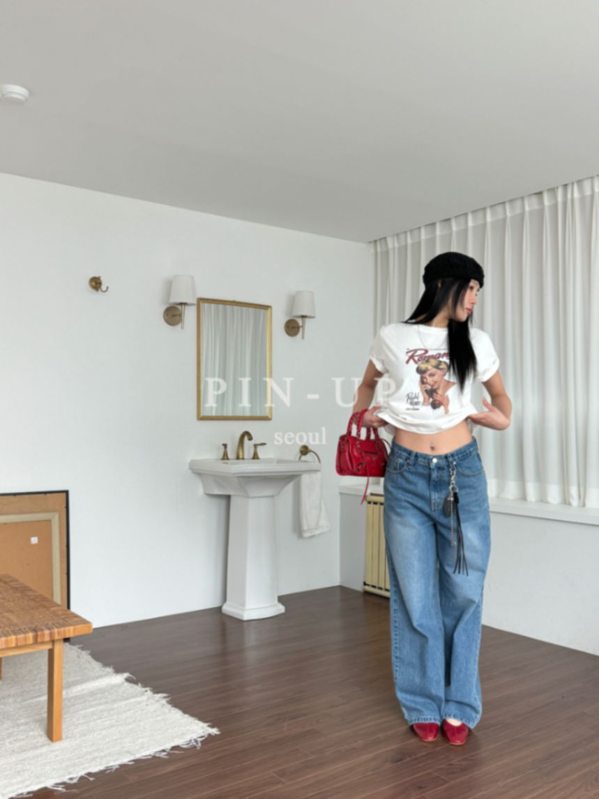 [Preorder] Pin-up romance magazine T-shirt