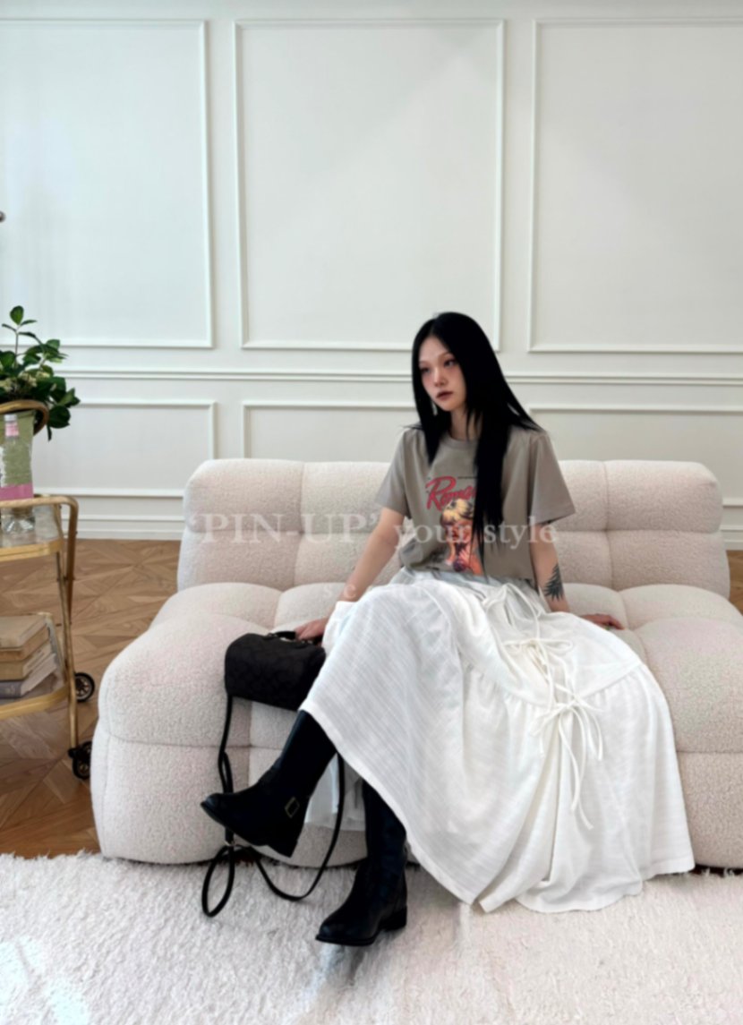 [Preorder] Pin-up romance magazine T-shirt